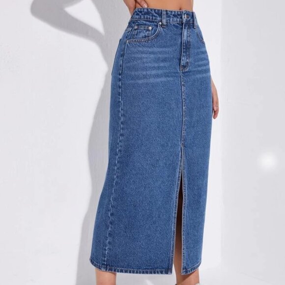 Vintage High Waisted Blue Jean Denim skirt - Size M (Waist 28 inches) - Picture 1 of 3